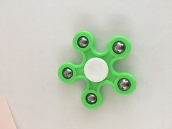 Fidget Spinner med sølvkugler - Grøn